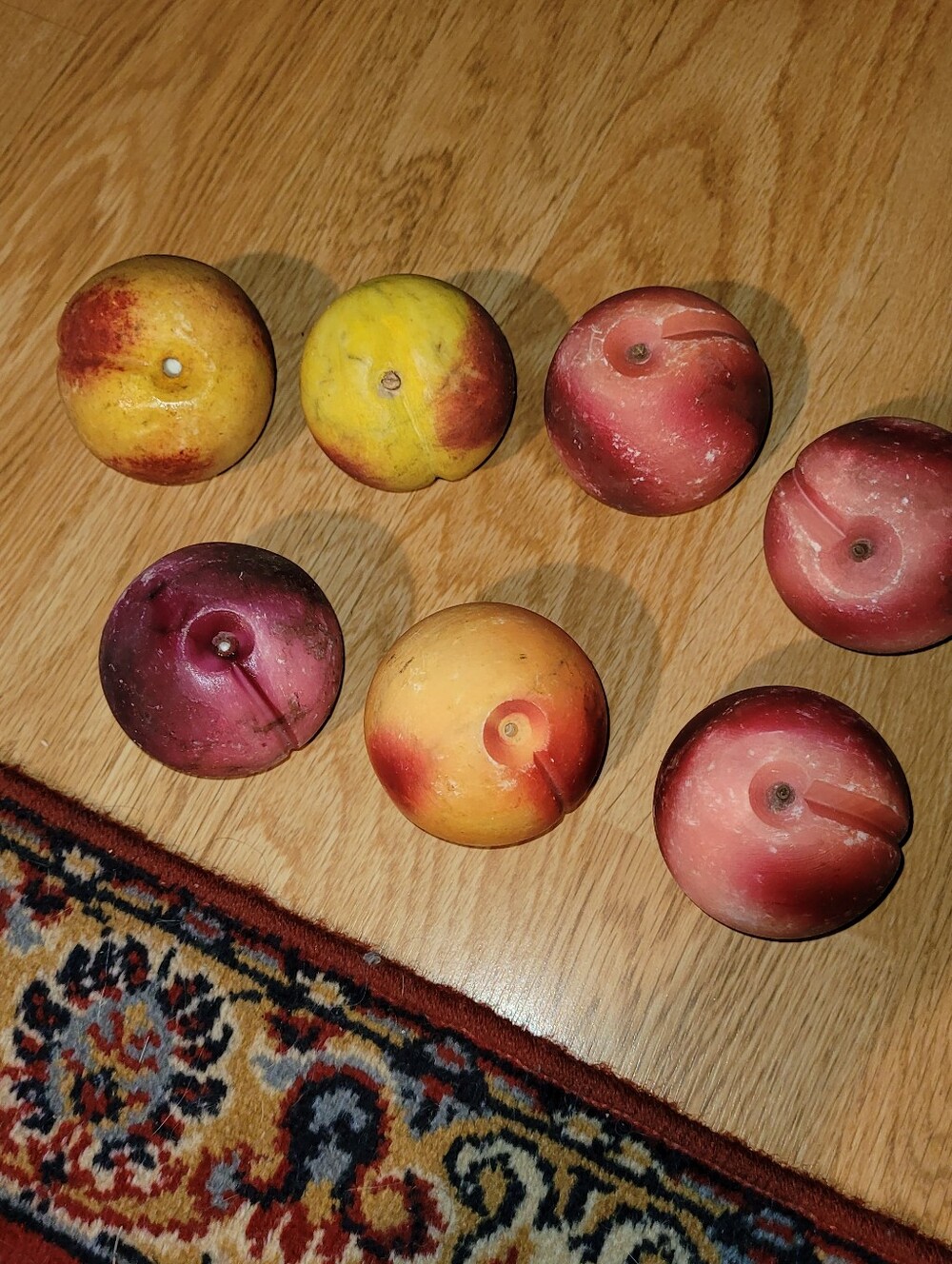 Vintage Stone Fruit Peaches - Picture 2 of 10